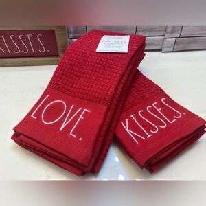 Rae Dunn ❤️”LOVE.””HUG.” “KISSES..”cotton Kitchen Towels Red (2)set of 3 New
